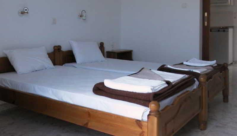 Family Room,28403756:JPEG